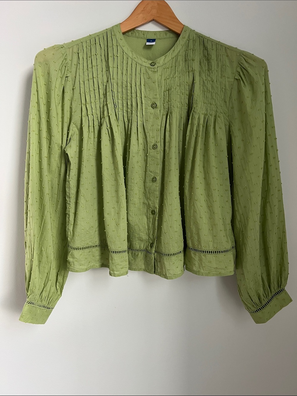 Old Navy Light Green Pintuck Button-Front Blouse